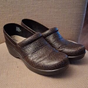 abeo B.I.O. System Brown Embossed Leather Women's Slip-On Comfort Clogs Size 10